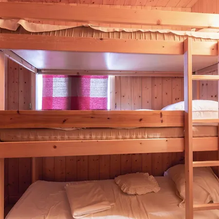 Rustique Chaleureux Avec Cheminée à - Fr-1-694-219
